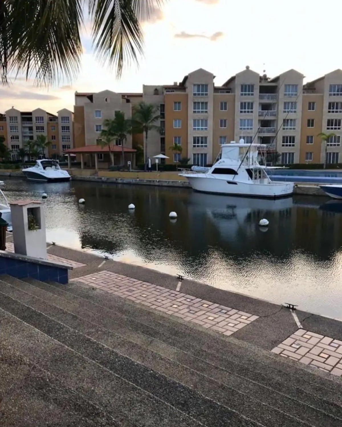 Rental In Marina Del Rey Lecherias Puerto La Cru Barcellona Esterno foto