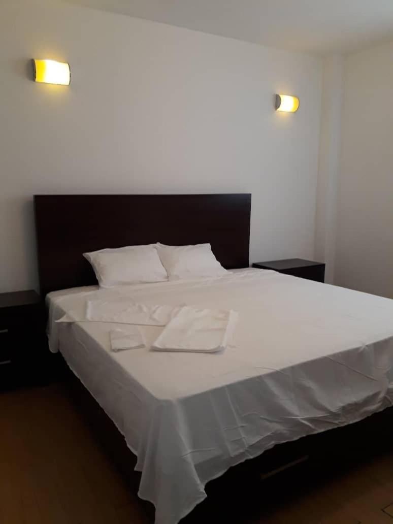 Rental In Marina Del Rey Lecherias Puerto La Cru Barcellona Esterno foto